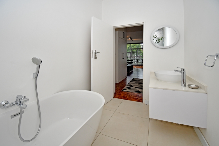 2 Bedroom Property for Sale in Dunkeld Gauteng