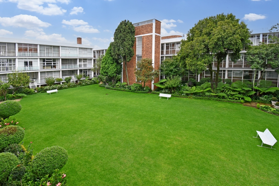 2 Bedroom Property for Sale in Dunkeld Gauteng