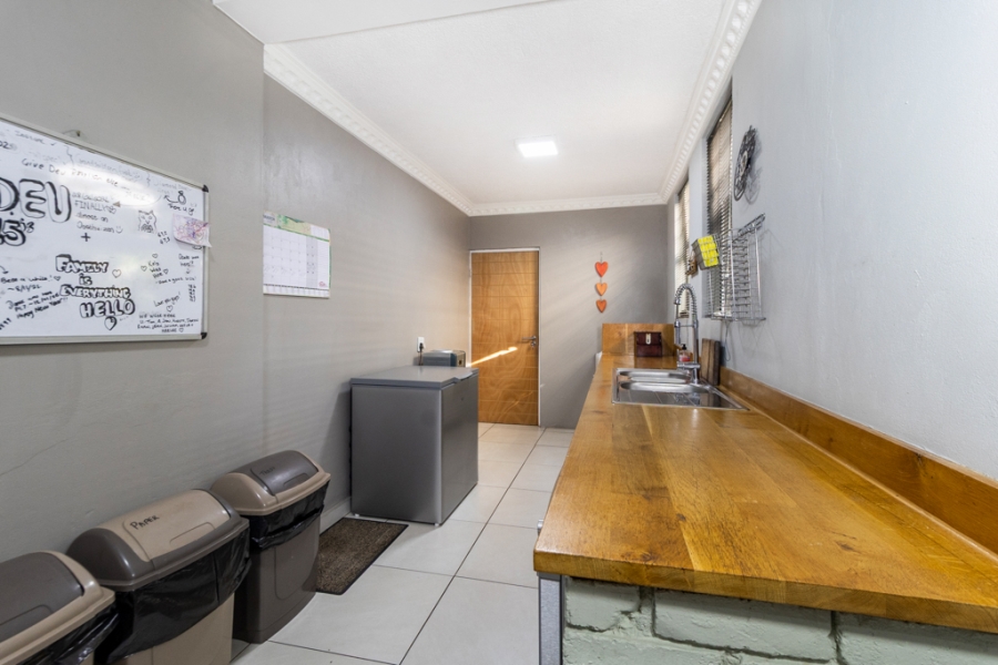 4 Bedroom Property for Sale in Sunnyridge Gauteng