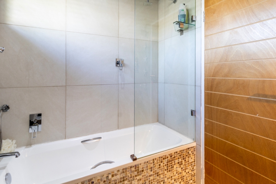 4 Bedroom Property for Sale in Sunnyridge Gauteng