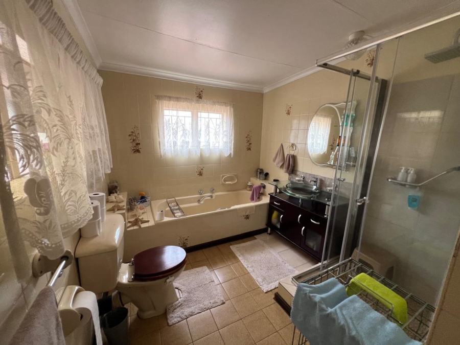 3 Bedroom Property for Sale in Helderstrome AH Gauteng