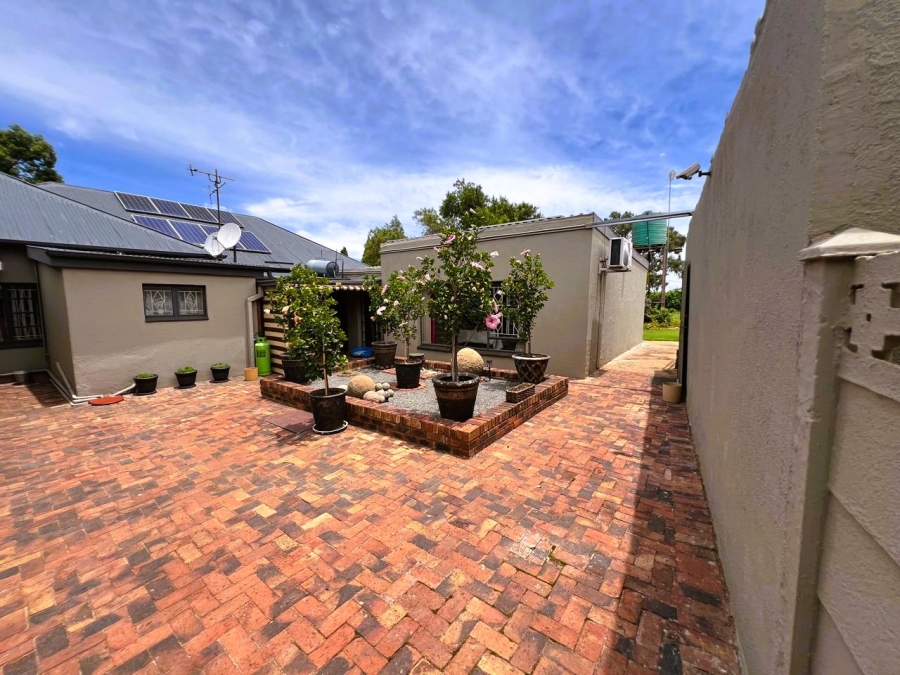 3 Bedroom Property for Sale in Helderstrome AH Gauteng