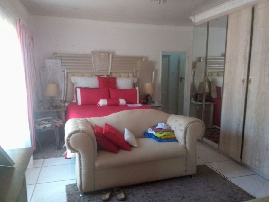 2 Bedroom Property for Sale in Kagiso Gauteng