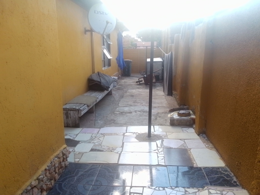 2 Bedroom Property for Sale in Kagiso Gauteng