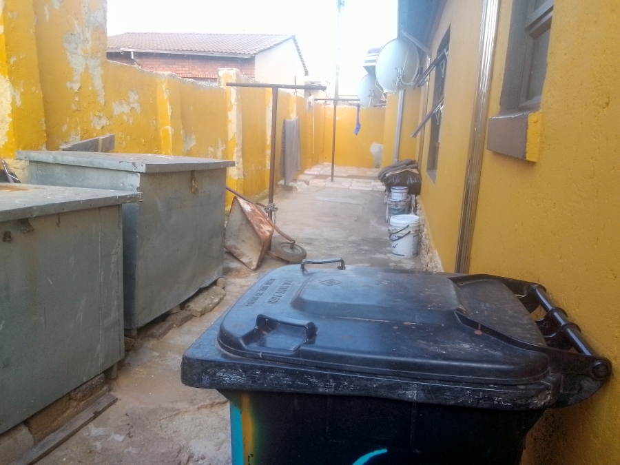 2 Bedroom Property for Sale in Kagiso Gauteng