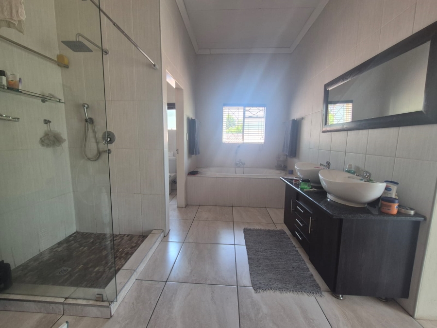 3 Bedroom Property for Sale in Three Rivers East Gauteng