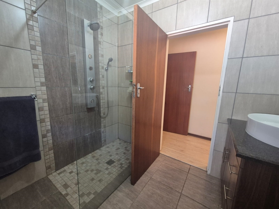 3 Bedroom Property for Sale in Three Rivers East Gauteng