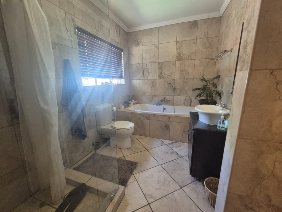 3 Bedroom Property for Sale in Three Rivers East Gauteng