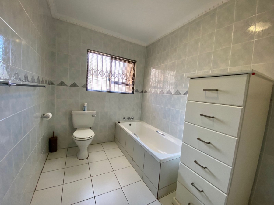 3 Bedroom Property for Sale in Erasmuskloof Gauteng