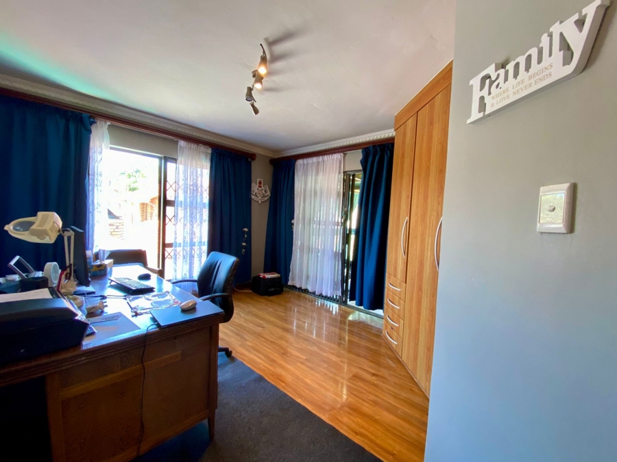 3 Bedroom Property for Sale in Erasmuskloof Gauteng