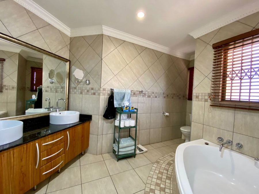 3 Bedroom Property for Sale in Erasmuskloof Gauteng