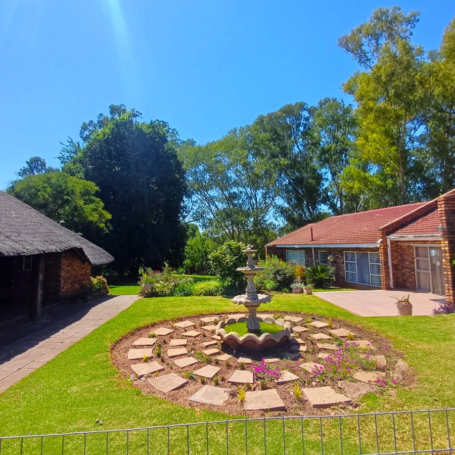 6 Bedroom Property for Sale in Meyerton South Gauteng