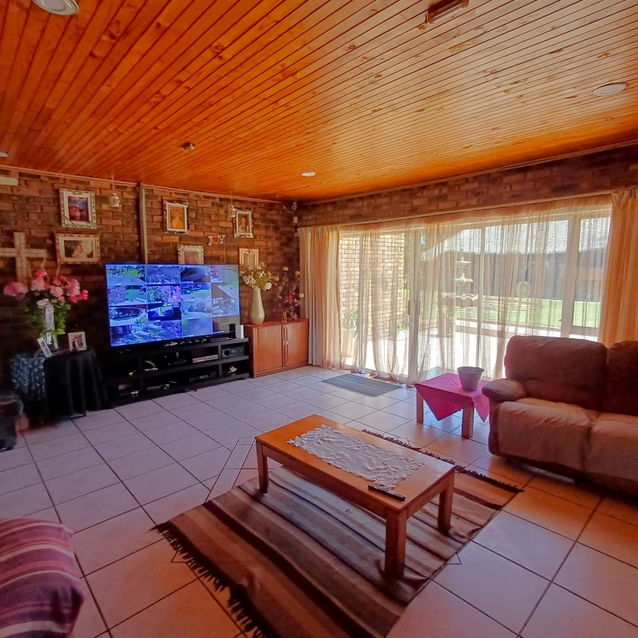 6 Bedroom Property for Sale in Meyerton South Gauteng