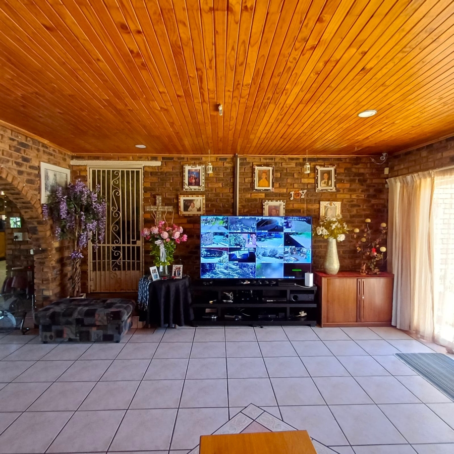 6 Bedroom Property for Sale in Meyerton South Gauteng