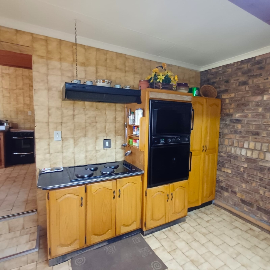 6 Bedroom Property for Sale in Meyerton South Gauteng