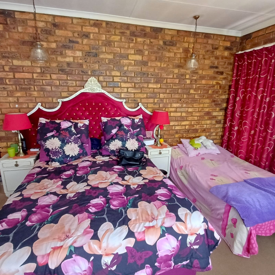 6 Bedroom Property for Sale in Meyerton South Gauteng