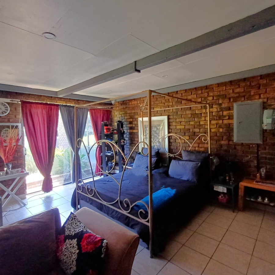 6 Bedroom Property for Sale in Meyerton South Gauteng