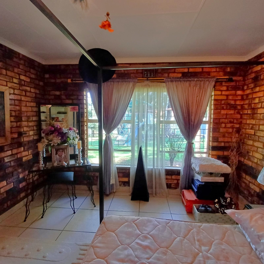 6 Bedroom Property for Sale in Meyerton South Gauteng