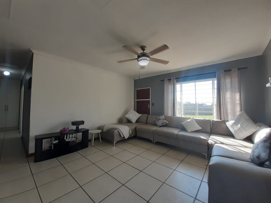 To Let 3 Bedroom Property for Rent in Riversdale Gauteng