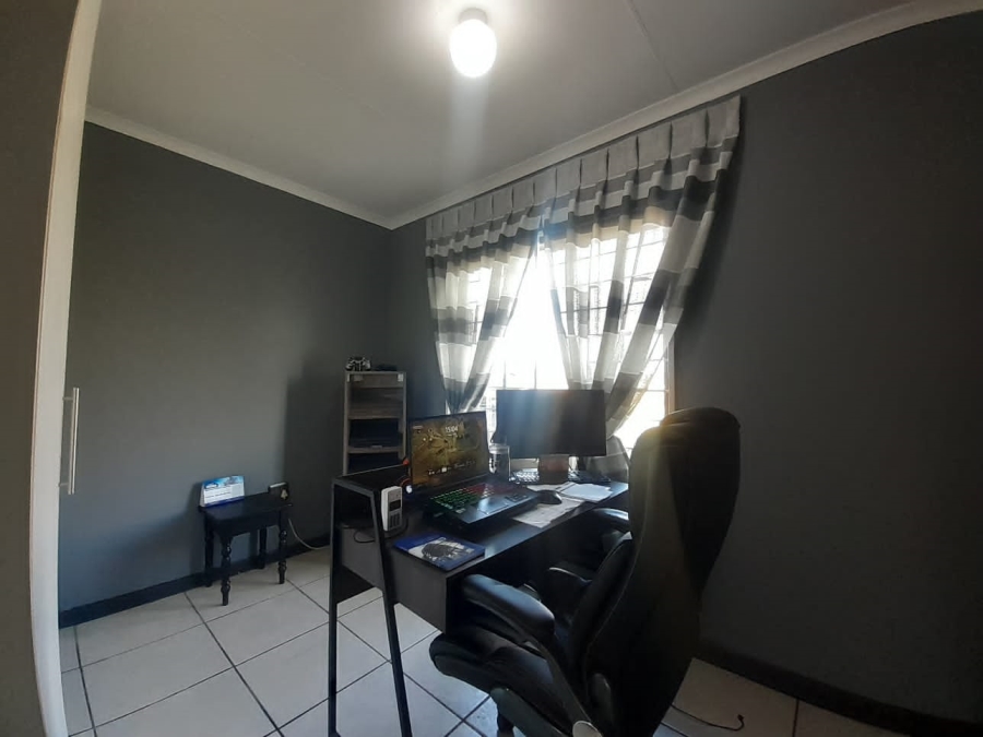 To Let 3 Bedroom Property for Rent in Riversdale Gauteng