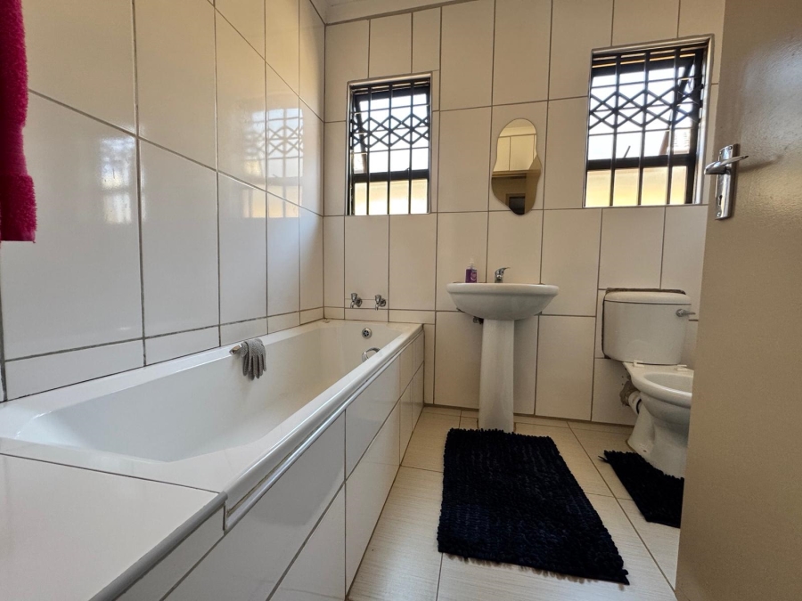 3 Bedroom Property for Sale in Soshanguve VV Gauteng