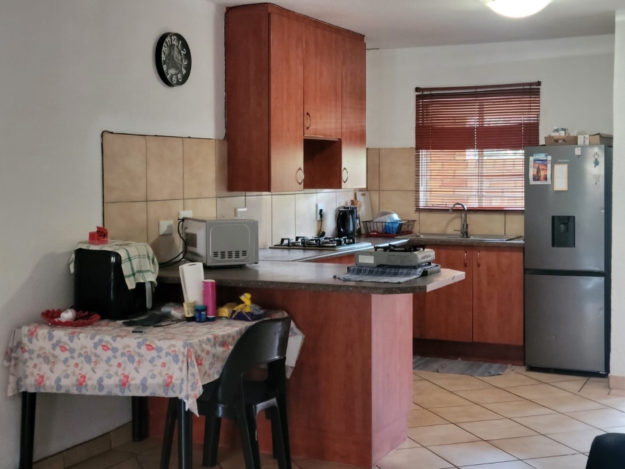 2 Bedroom Property for Sale in Wilro Park Gauteng