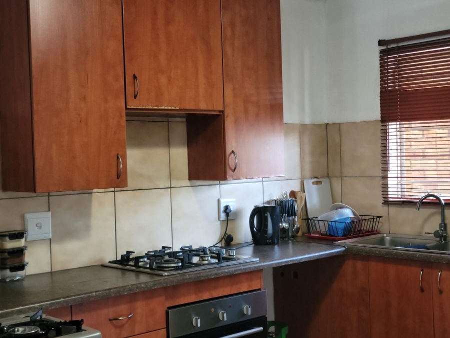 2 Bedroom Property for Sale in Wilro Park Gauteng