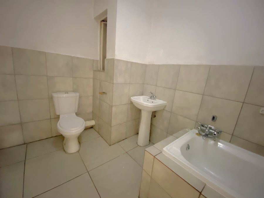 2 Bedroom Property for Sale in Wilro Park Gauteng