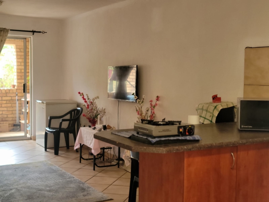 2 Bedroom Property for Sale in Wilro Park Gauteng