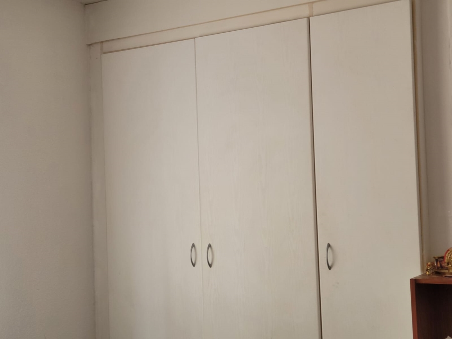 2 Bedroom Property for Sale in Wilro Park Gauteng