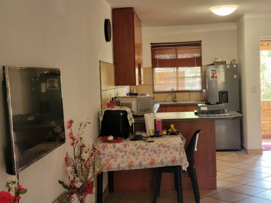 2 Bedroom Property for Sale in Wilro Park Gauteng