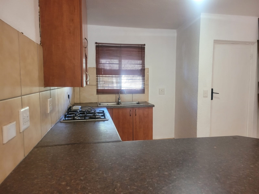 2 Bedroom Property for Sale in Wilro Park Gauteng