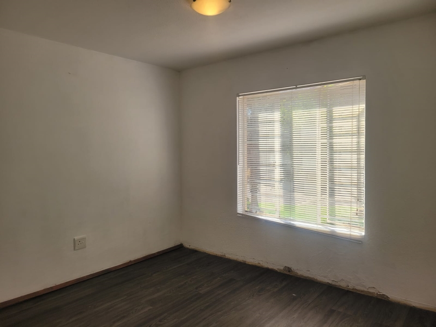 2 Bedroom Property for Sale in Wilro Park Gauteng