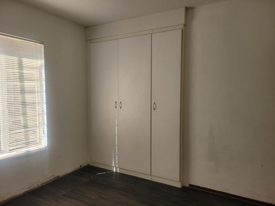 2 Bedroom Property for Sale in Wilro Park Gauteng