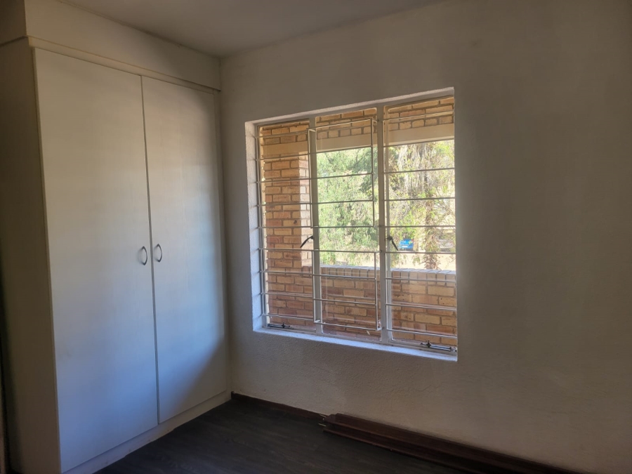 2 Bedroom Property for Sale in Wilro Park Gauteng
