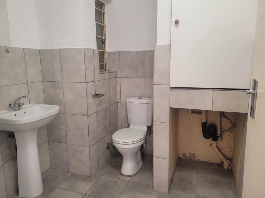 2 Bedroom Property for Sale in Wilro Park Gauteng