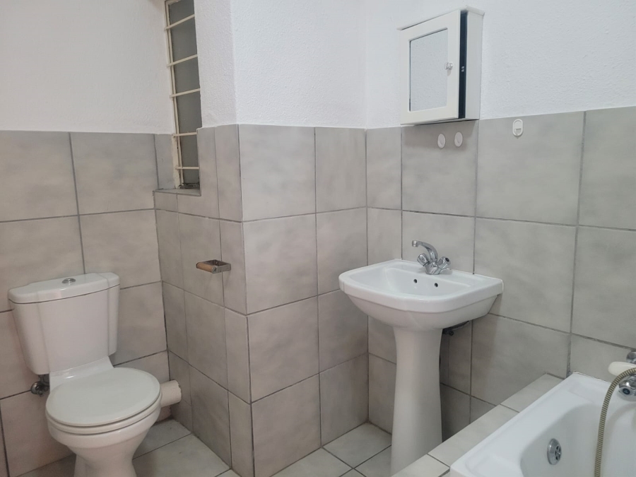 2 Bedroom Property for Sale in Wilro Park Gauteng
