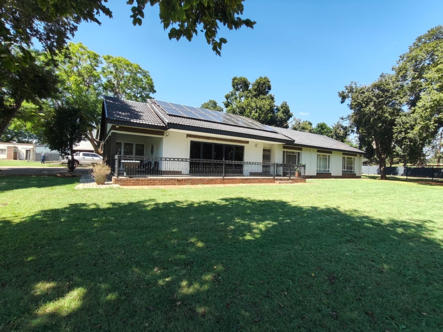 4 Bedroom Property for Sale in Kameeldrift East Gauteng