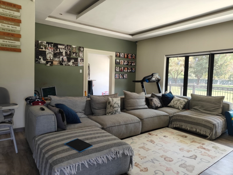4 Bedroom Property for Sale in Kameeldrift East Gauteng