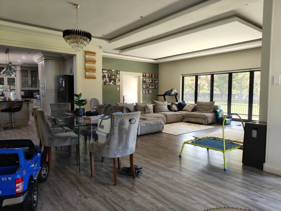 4 Bedroom Property for Sale in Kameeldrift East Gauteng