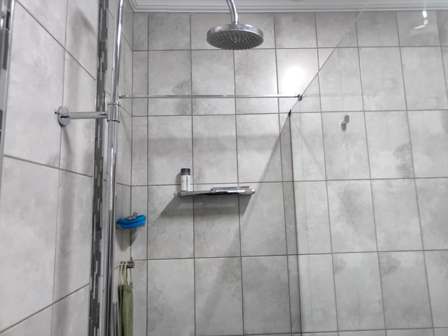 4 Bedroom Property for Sale in Kameeldrift East Gauteng