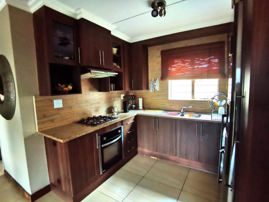 2 Bedroom Property for Sale in Andeon Gauteng