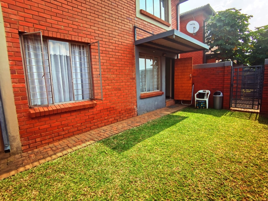 2 Bedroom Property for Sale in Andeon Gauteng