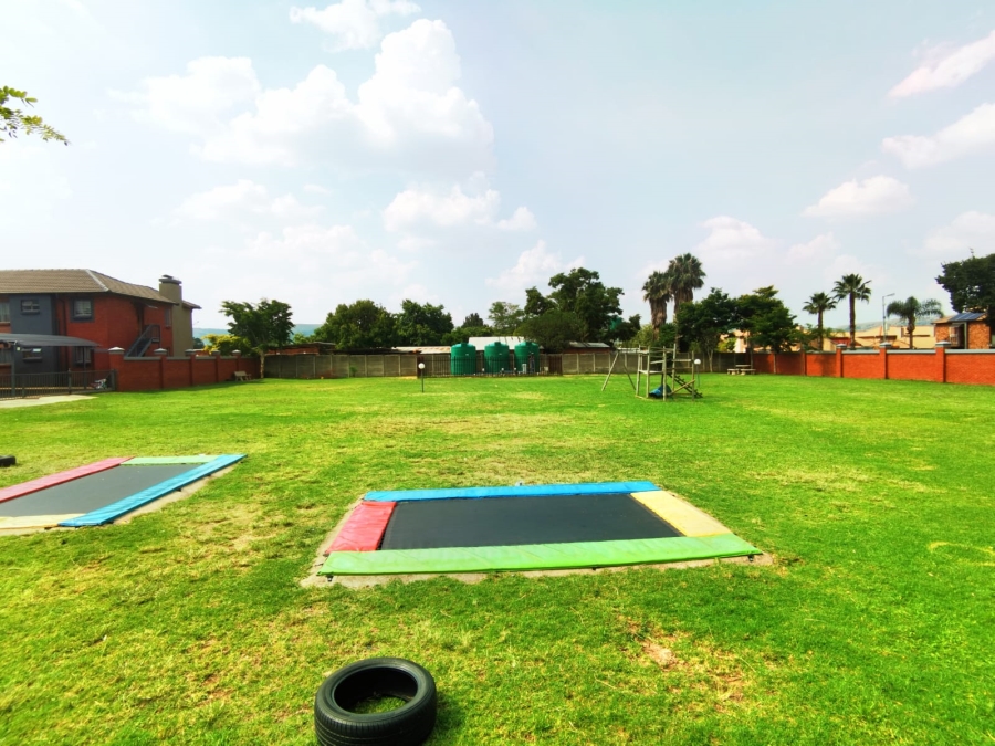 2 Bedroom Property for Sale in Andeon Gauteng