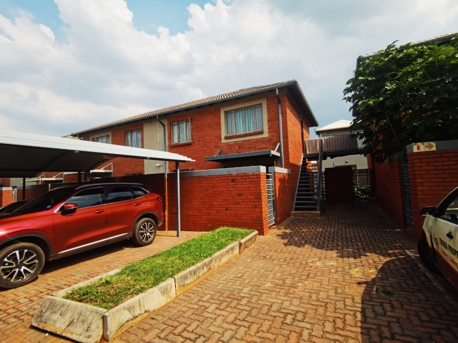 2 Bedroom Property for Sale in Andeon Gauteng