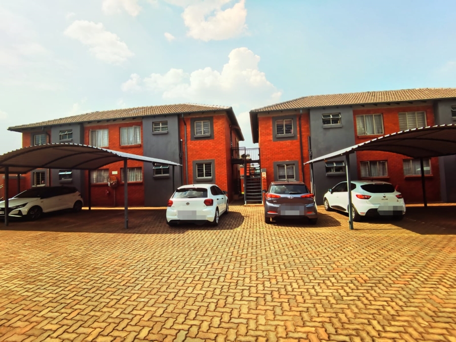 2 Bedroom Property for Sale in Andeon Gauteng