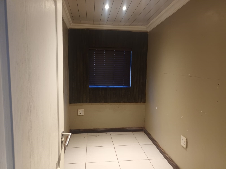To Let 2 Bedroom Property for Rent in Proclamation Hill Gauteng