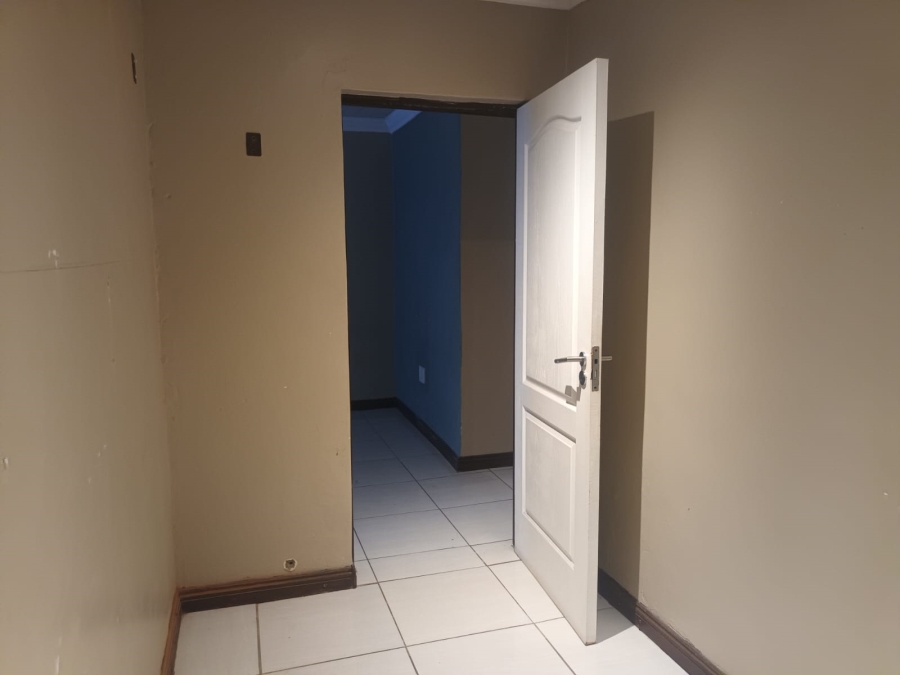 To Let 2 Bedroom Property for Rent in Proclamation Hill Gauteng