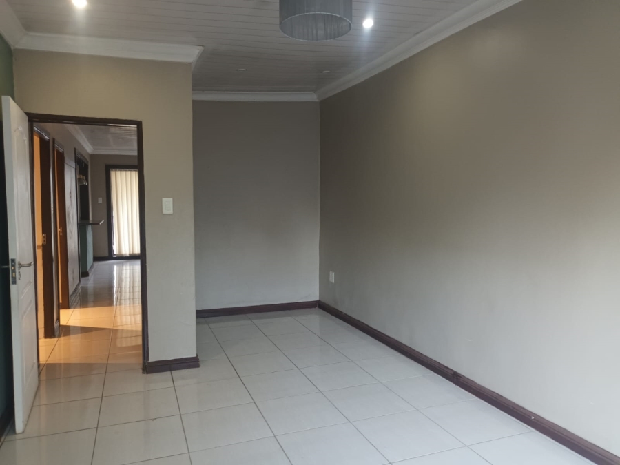To Let 2 Bedroom Property for Rent in Proclamation Hill Gauteng