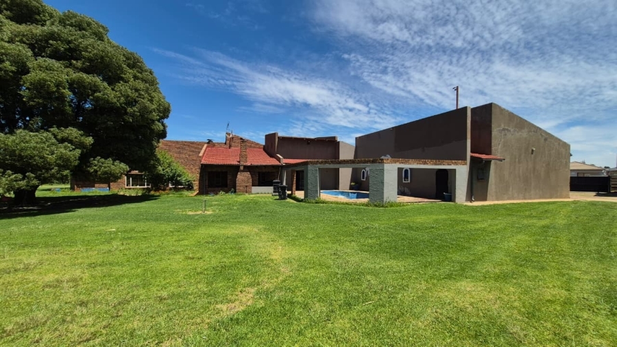 Commercial Property for Sale in Crystal Park Gauteng